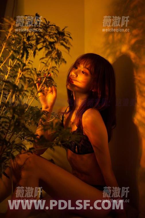 轰趴猫 - 陈雅漫的短裙最新套图：这波美丽来得太突然