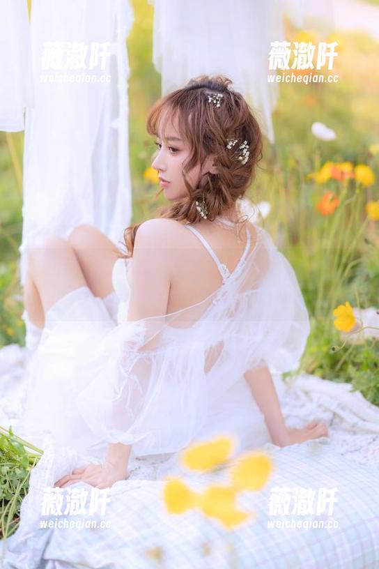 过期米线线喵在线：红丝绒旗袍＋高清美图，今天的美丽看得我心脏都停了一秒！