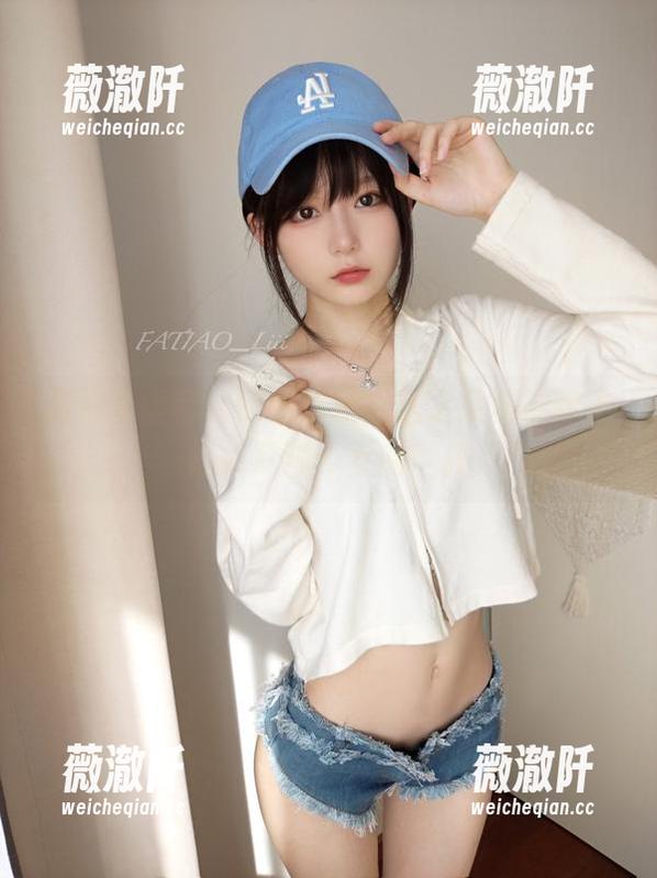 高清套图翻转你的想象，迷之呆梨带你走进折耳猫少女的世界