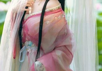 没想到吧？雯妹不讲道理的JK图包居然是免费的，快来围观！