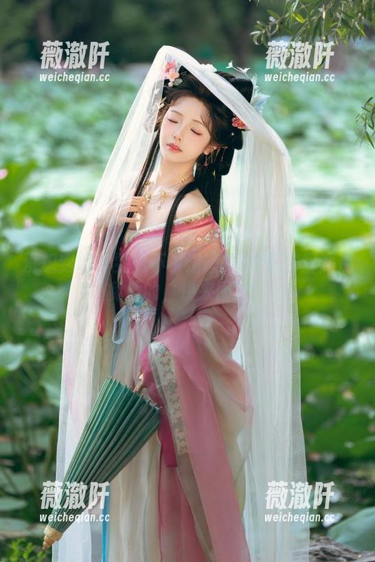 没想到吧？雯妹不讲道理的JK图包居然是免费的，快来围观！