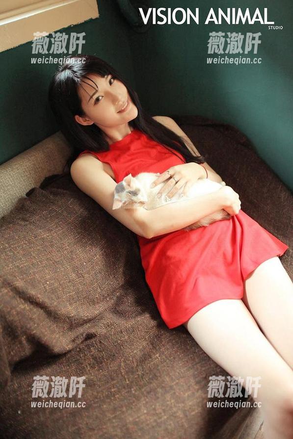 青豆客 - 黑色如夜，Yumi尤美如梦：免费美图带你溜达！