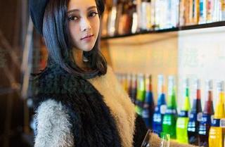 青豆客 - 王语纯的网袜图包精选：一不小心就掉进了她的魅惑里