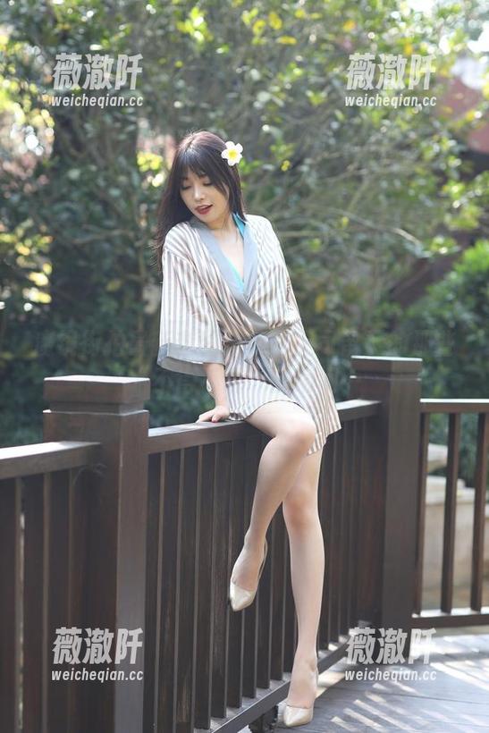魔镜街拍最新套图：被女上司留下的那些“不得不说”的瞬间…